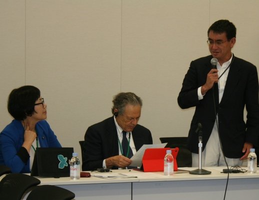 PNND Co-Presidents Taro Kono (LDP, Japan) and Mikyung LEE (Democratic Party, Republic of Koea) at PNND meeting in Japanese parliament with Morton Halperin, senior security official in the US Johnson, Nixon and Clinton administrations